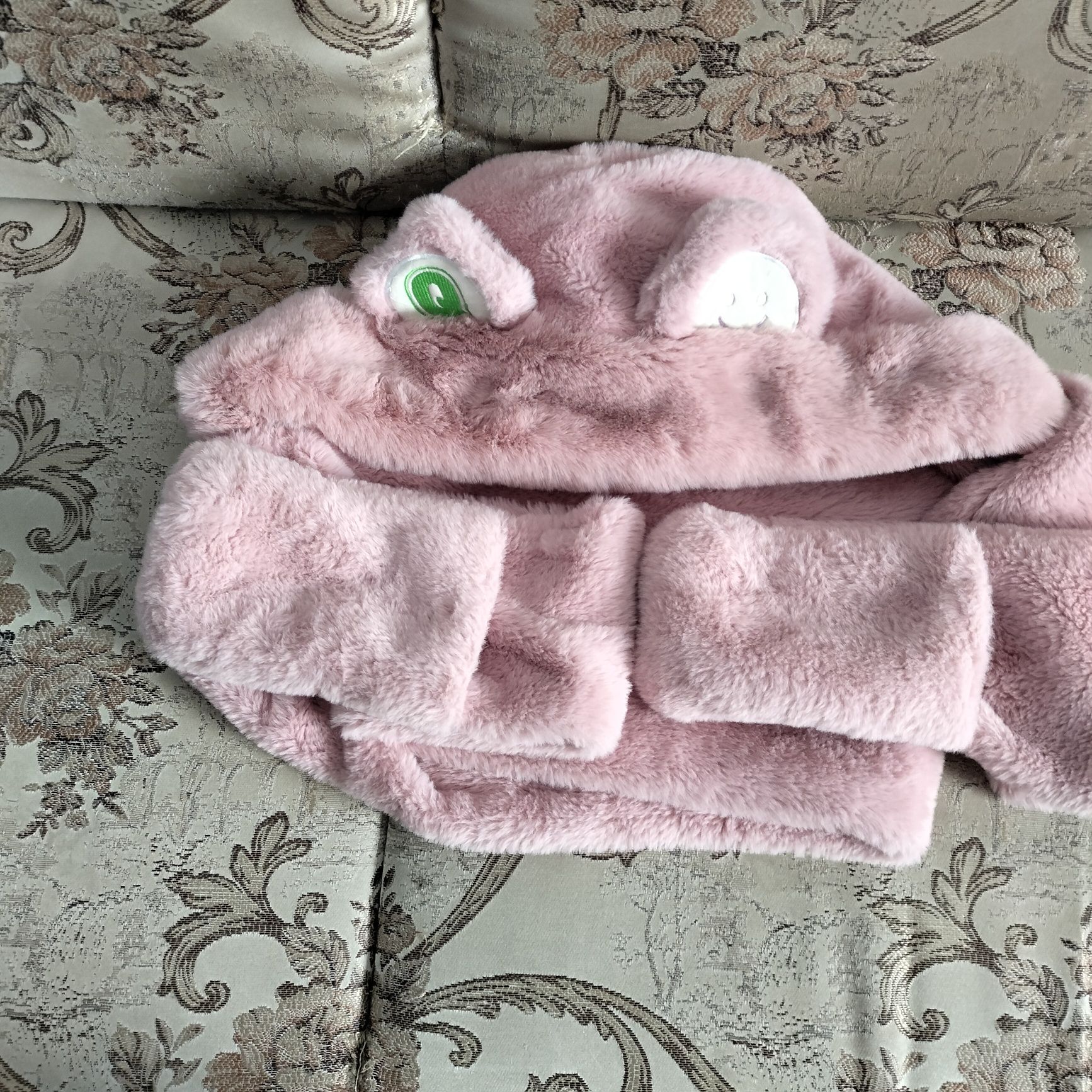 Продам две шапки
