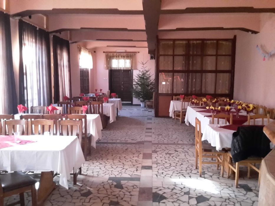De vanzare cladire Hotel + Restaurant
