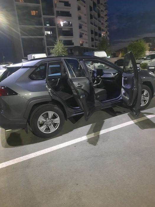Vând Toyota RAV-4, octombrie 2023, 19.100 km, garanție până în 2029