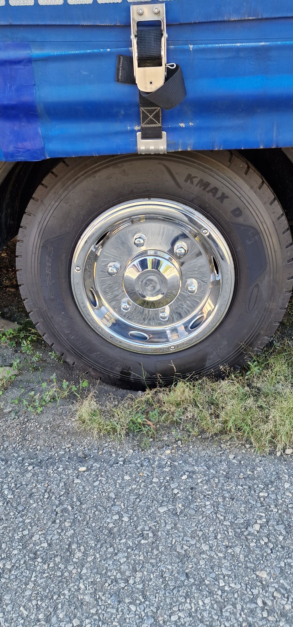 Vand camioneta MANTGL 8.220 EEV sau schimb cu microbuz transport marfa