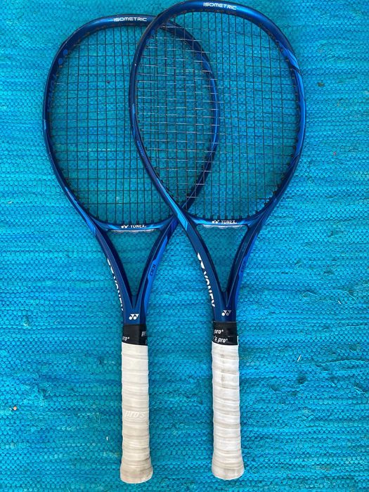 Yonex ezone 100, 300 g, L2