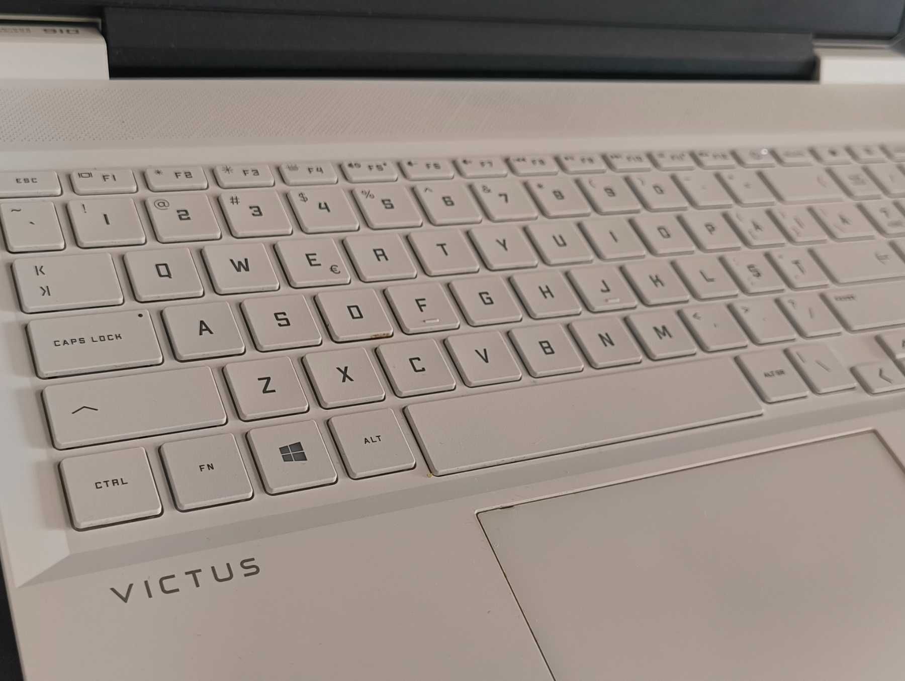 HP Victus / Intel Core i7 - 11800H / 16 RAM / GeForce RTX 3060