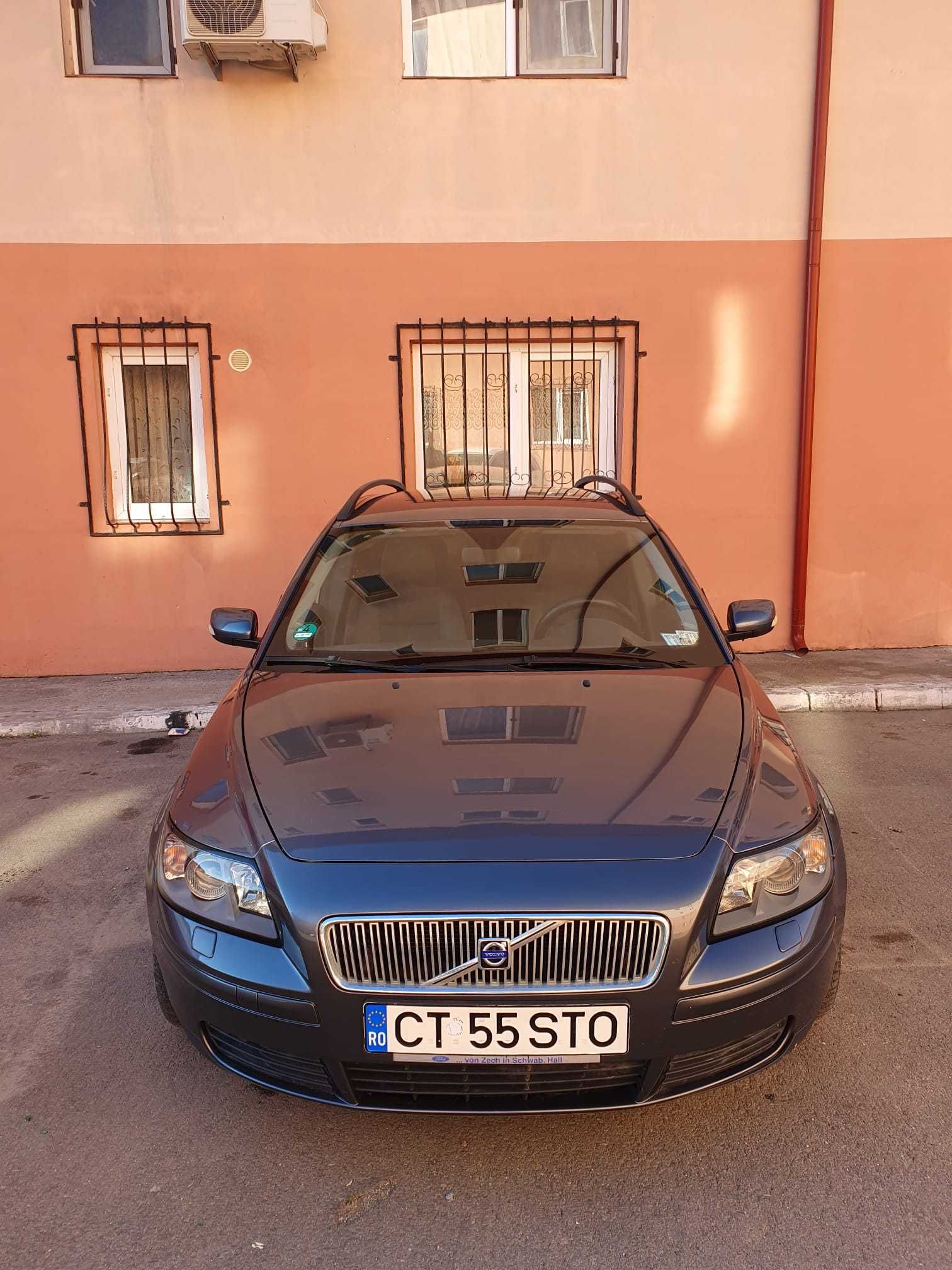 Vând Volvo V50 benzina