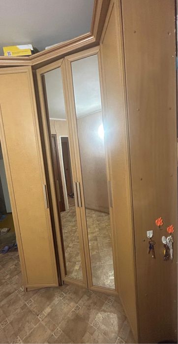 Продаётся угловой шкаф