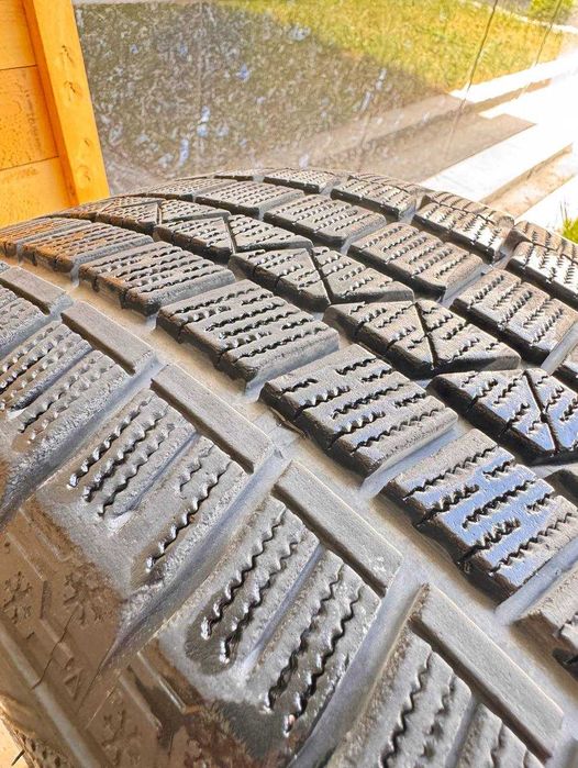 Срочно !!! Продам зимние шины хорошего качества