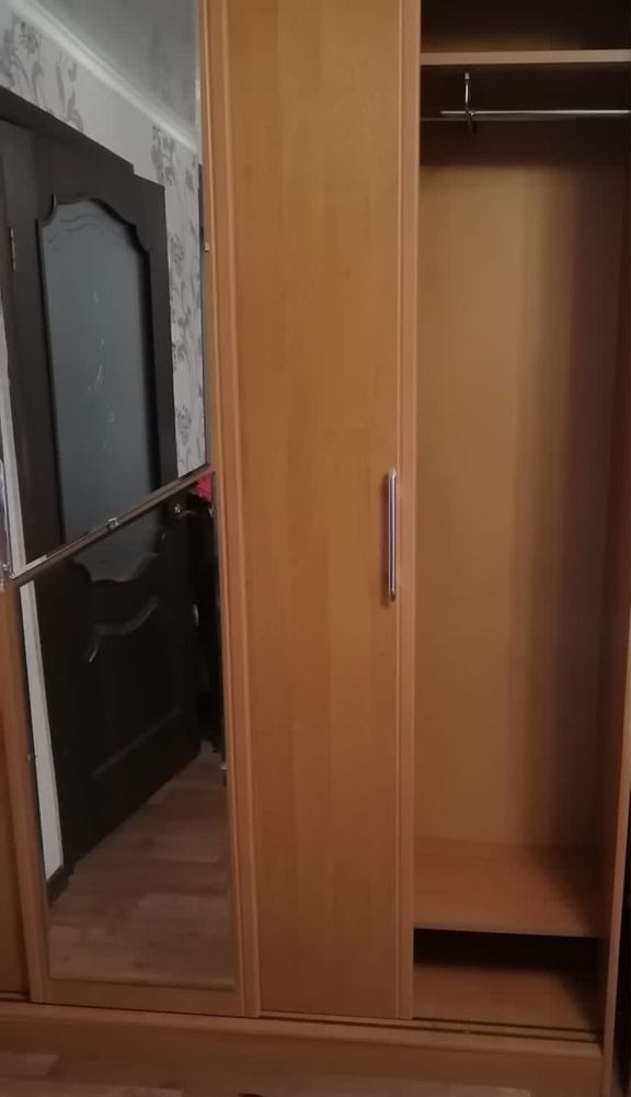 Продается шкаф для одежды и обуви