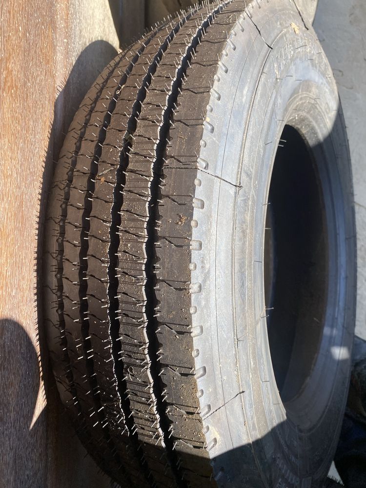 Vand 3 cauciucuri 215/75R17.5S