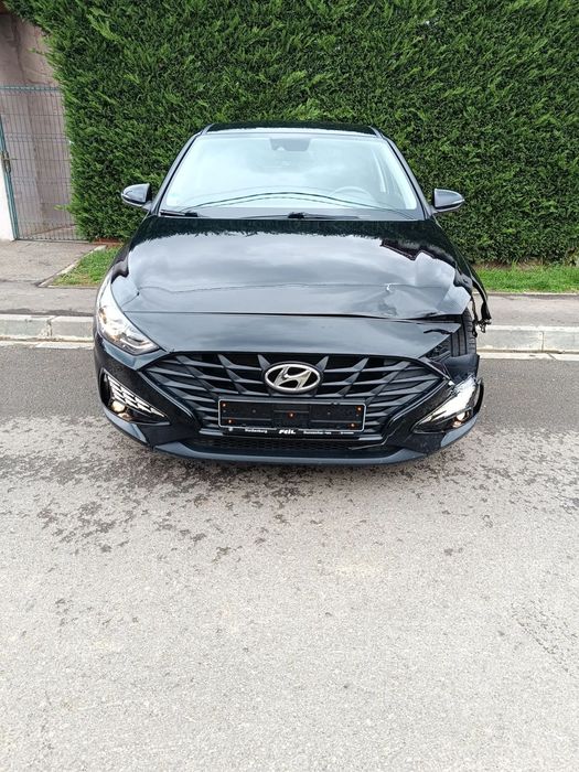 Hyundai I30 Hyundai I30 ușor avariat.