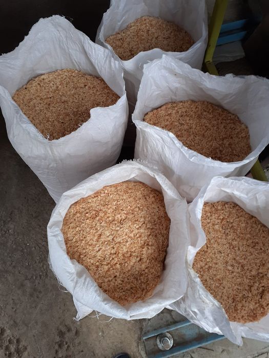 Rumeguș de fag uscat pentru afumat trimit și în țară minim 2 saci