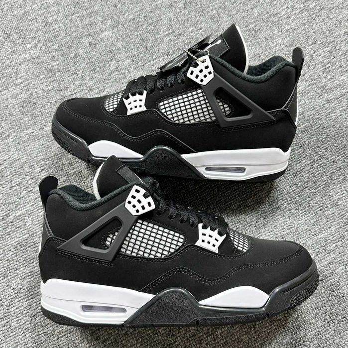 Jordan Retro 4 White Thunder