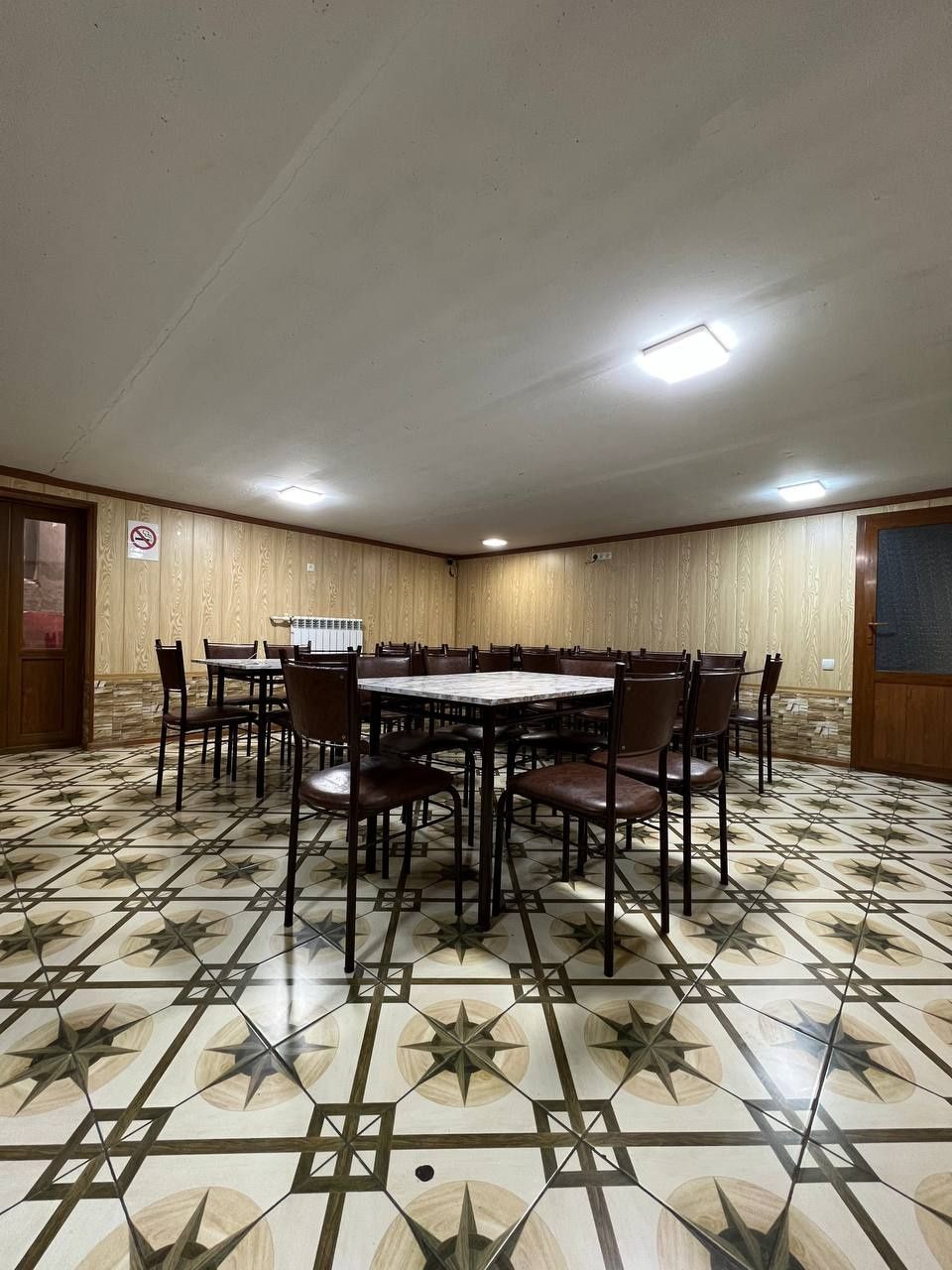 Hostel , Ziyoratchilar uchun , Registon oldida