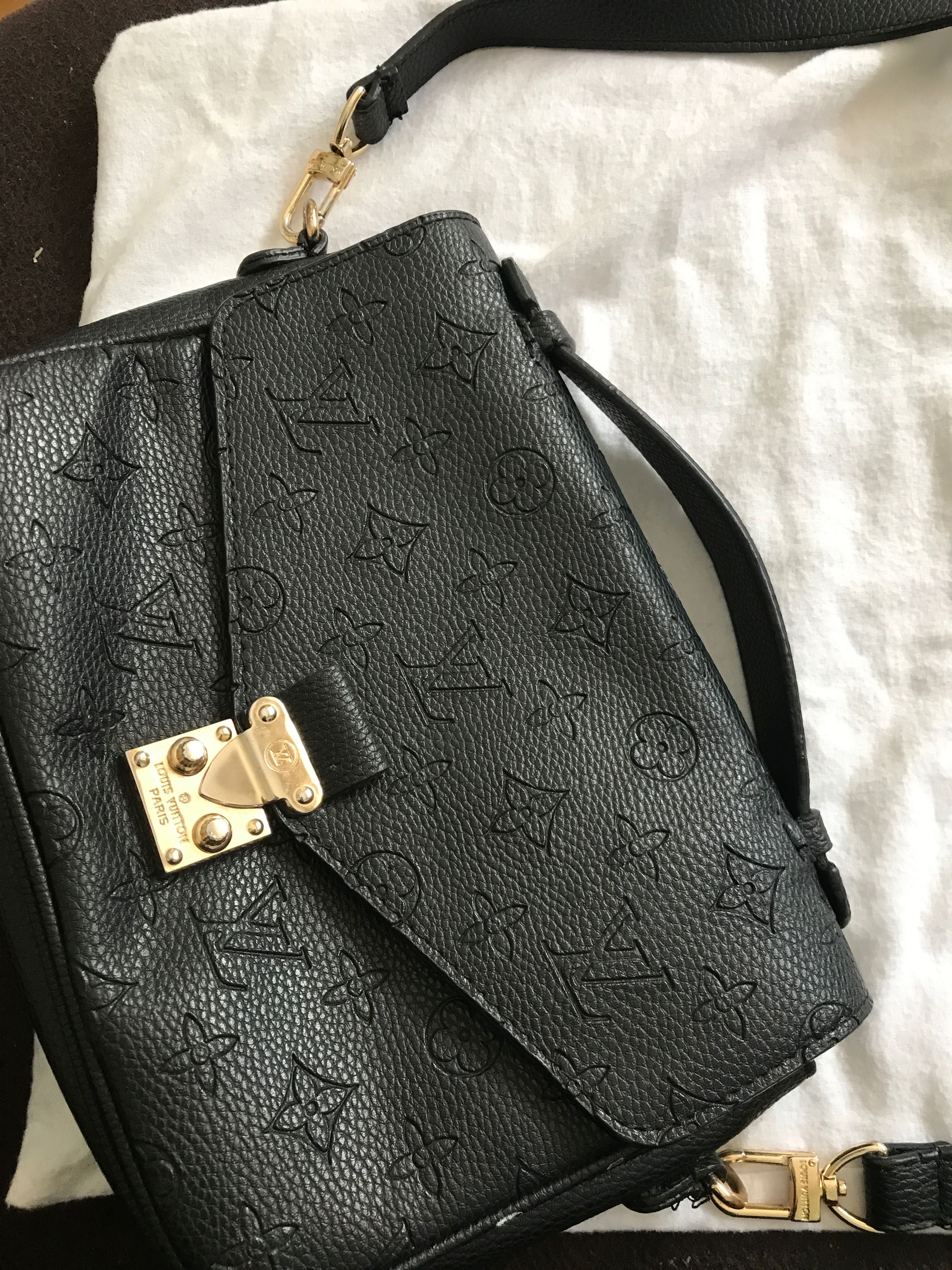 Louis Vuitton Metis bag
