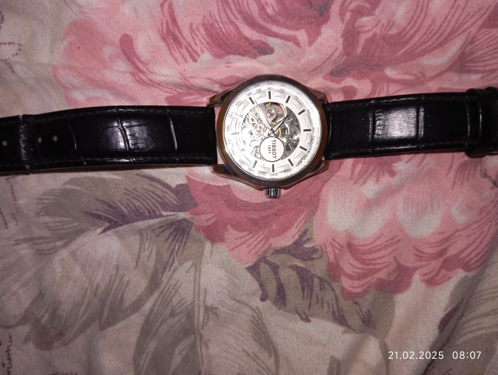 Продаются механические часы