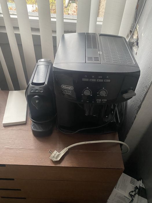 Две кафе машини ,продават се завдно и по отделно.