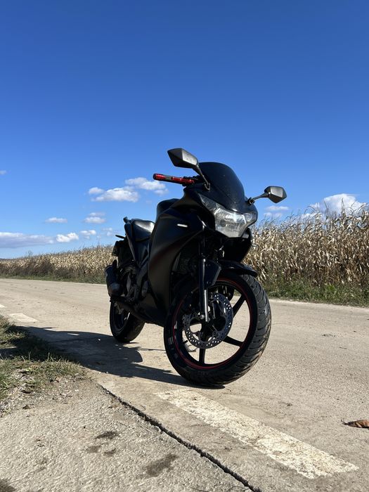Honda cbr 125r 2011