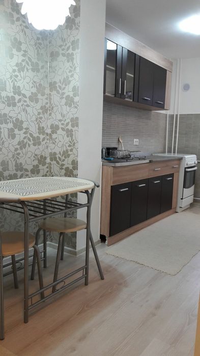 Nou pe piata! Garsoniera decomandata SARARI/etaj 1/renovata/mobilata/