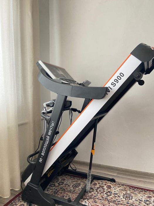 Продам беговую дорожку почти новая