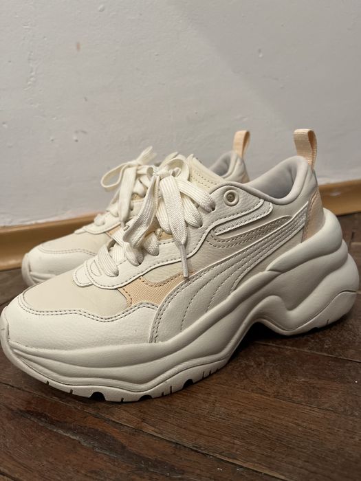 Дамски спортни обувки PUMA