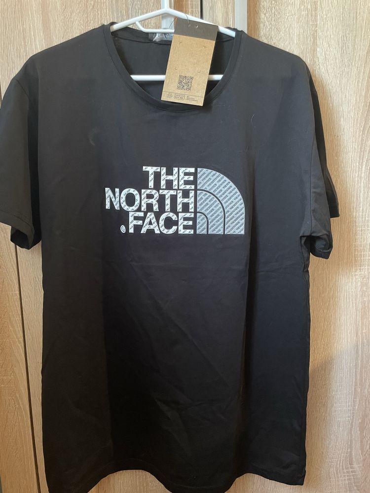 The north face тениска в размер Л