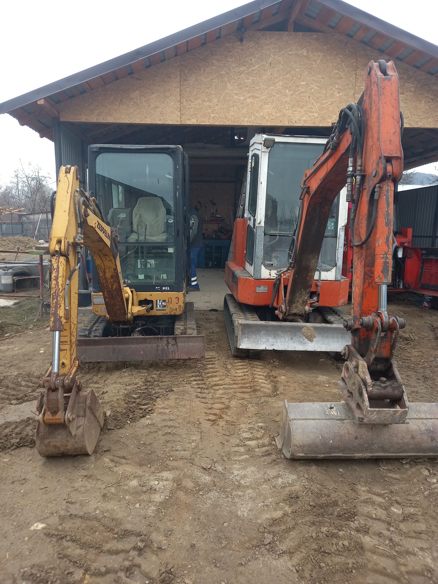 Miniexcavtor și bobcat de inchiriat