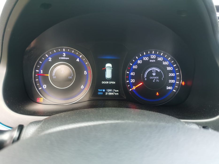 Hyundai i40 2012 blue drive 116hp.