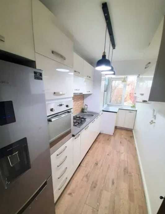 Дава се под наем Тристаен апартамент в Бургас, Акациите - 80 кв.м за 341.7 € - Снимка #3