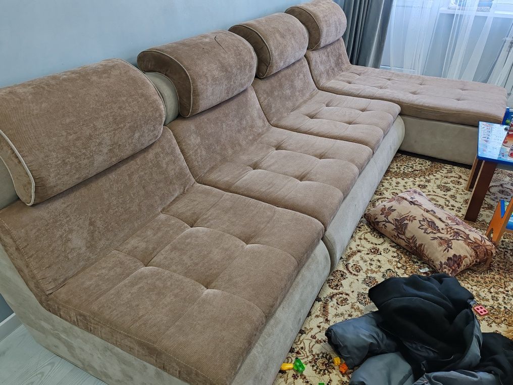 Продам диван в отличном состояний