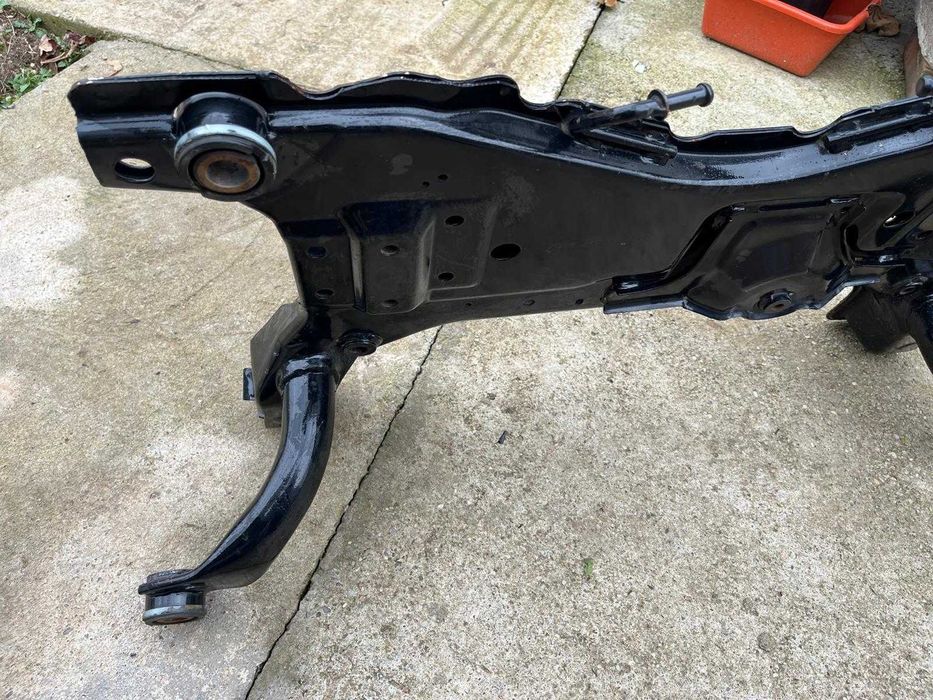 Cadru Auxiliar Față (Jug Motor) - Ford Focus 2/C-Max (Bucșe OEM Ford)