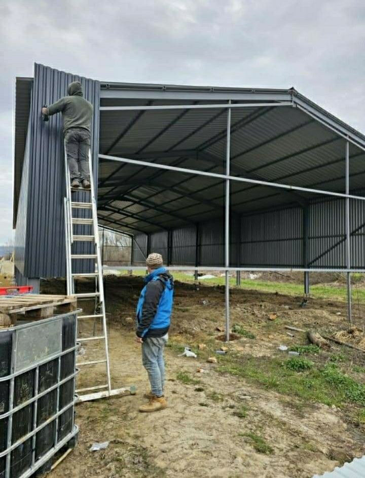 Vănd hale și structuri metalice saivane greajdeuri la un pret foarte b