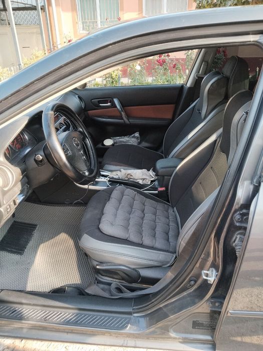 Продаётся машина Мазда 6