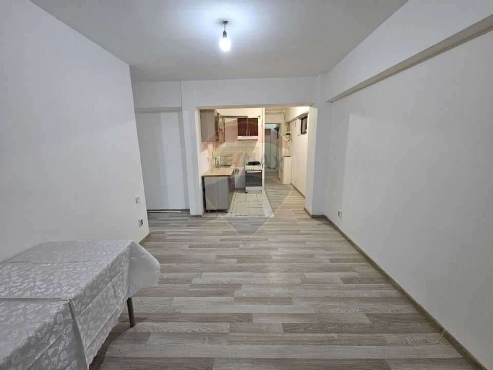 Apartament 2 camere parter- intrare privata cu bariera+ loc parcare!