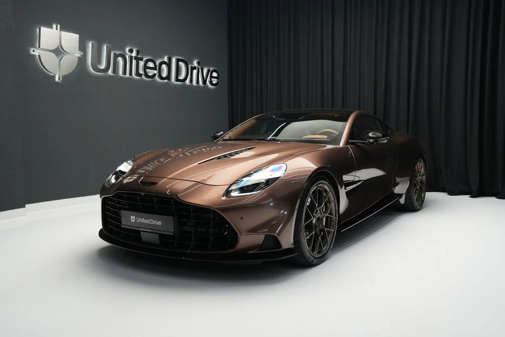 Aston Martin Vanquish Aston Martin Vanquish V12