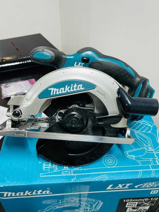 Ferăstrău circular Makita DSS610Z 18V Li-Ion fără cablu Numai corp