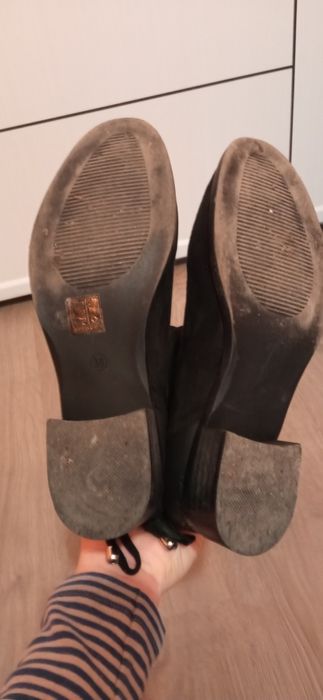 Дамски боти 2 чифта по 10 лева всеки чифт