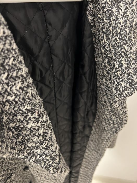 Palton argintiu captusit toamna iarna in stare buna