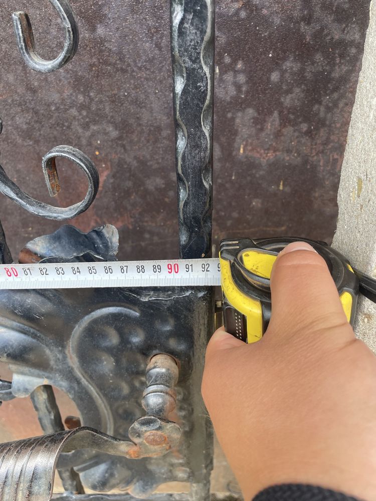 Продавам врати от ковано желязо