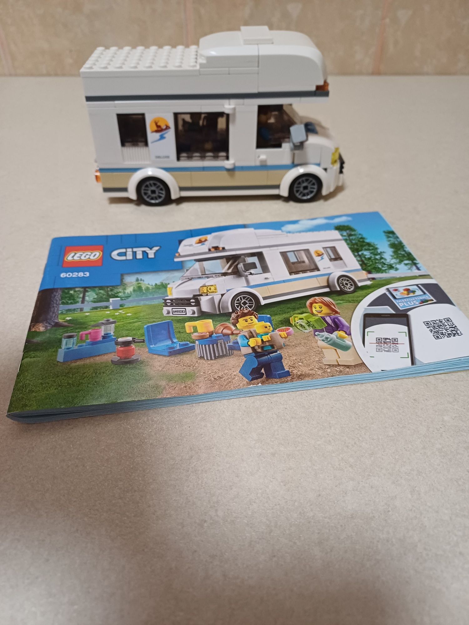 Lego City 60283-rulota de vacanta