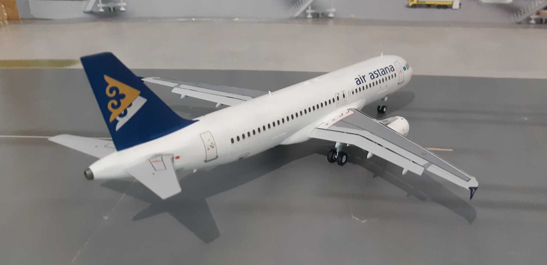 Модель самолёта Airbus A320 Air Astana