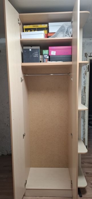 Продам прихожую, 3 шкафа