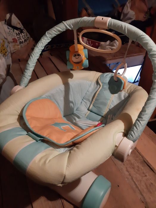 Balansoar muzical ptr bebeluși Fisher Price