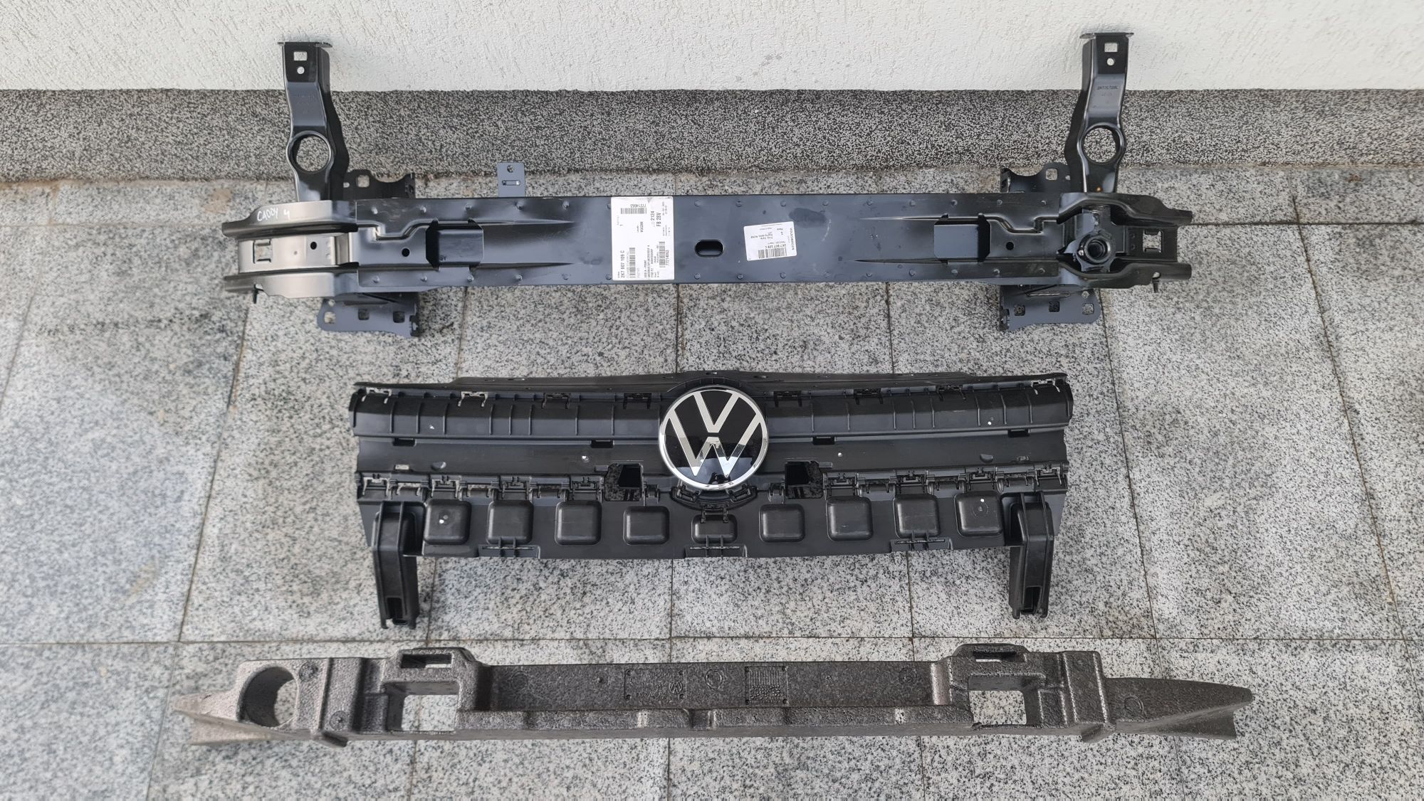 Armatura grila absorbant emblema grila radiator bara  VW Caddy 4 2k