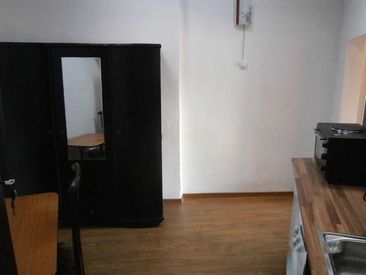 Дава се под наем Едностаен апартамент в София, Център - 33 кв.м за 500 € - Снимка #1