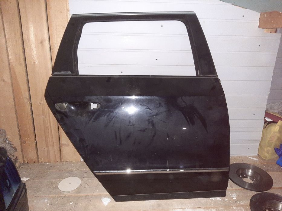 Haion și ușa dreapta spate . Passat b6 2007