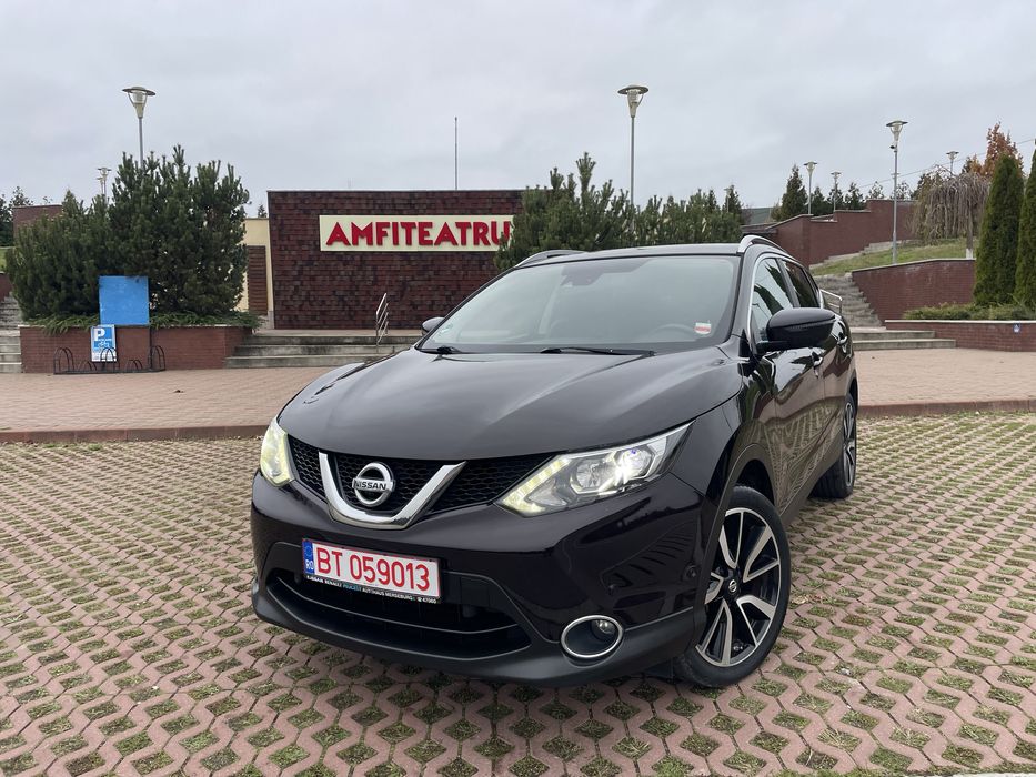 Nissan Qashqai 1.5 diesel Model Tekna Culoare Visiniu metalic