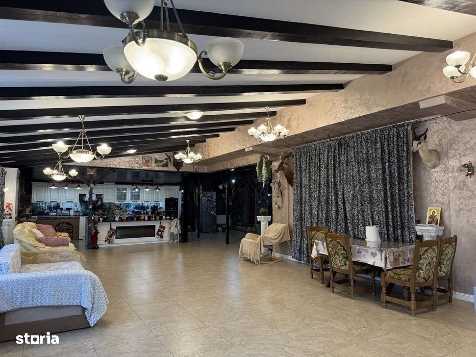 Casă cu 6 camere de vânzare în sat Urleasca