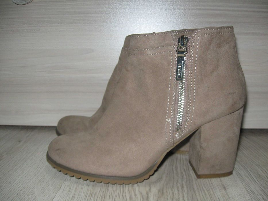 Bershka дамски велурени боти