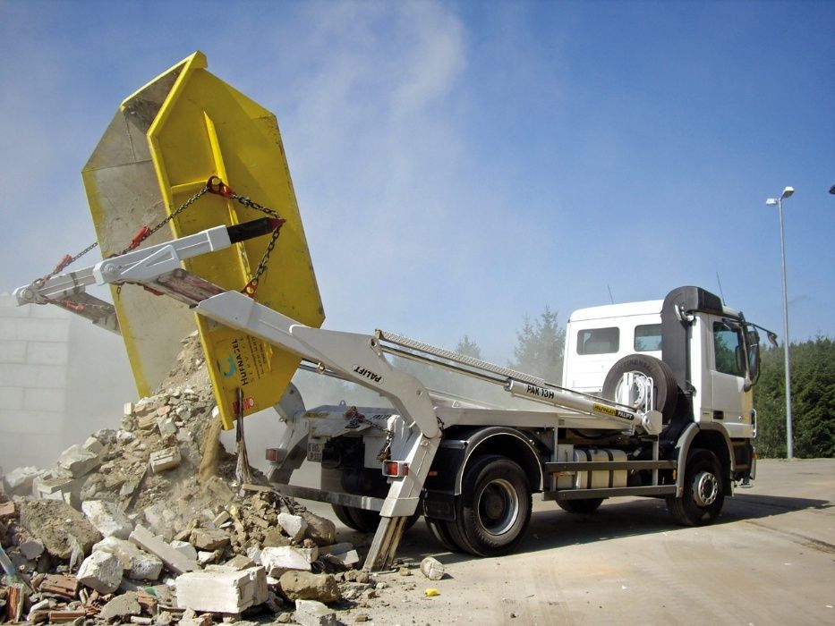 Контейнер за строителни отпадъци от 4 до 12 кубика под наем