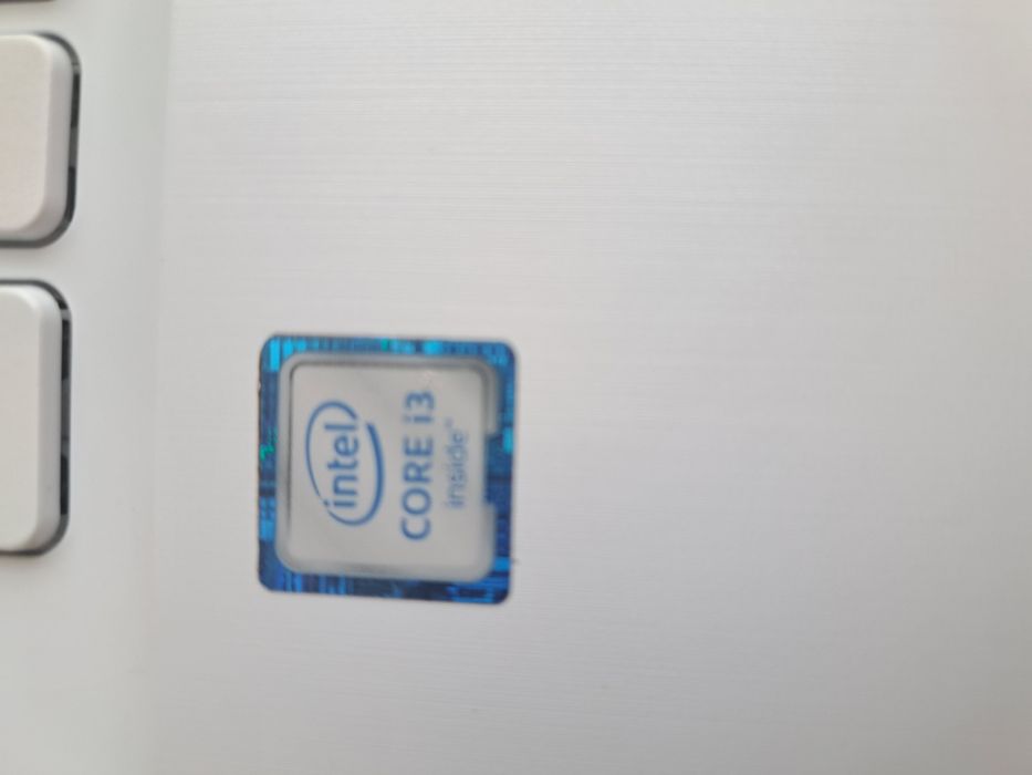 Laptop Asus X541U- Perfect pentru munca de birou ușoară