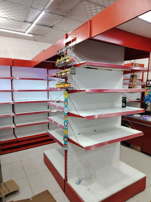 Стиляж срочно сотилади