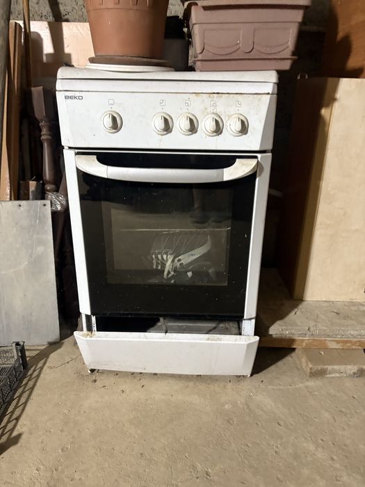 Продам газовую плиту